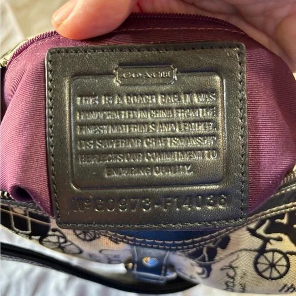 Coach Black and Cream Signature Shoulder Bag - Picture 5 of 5